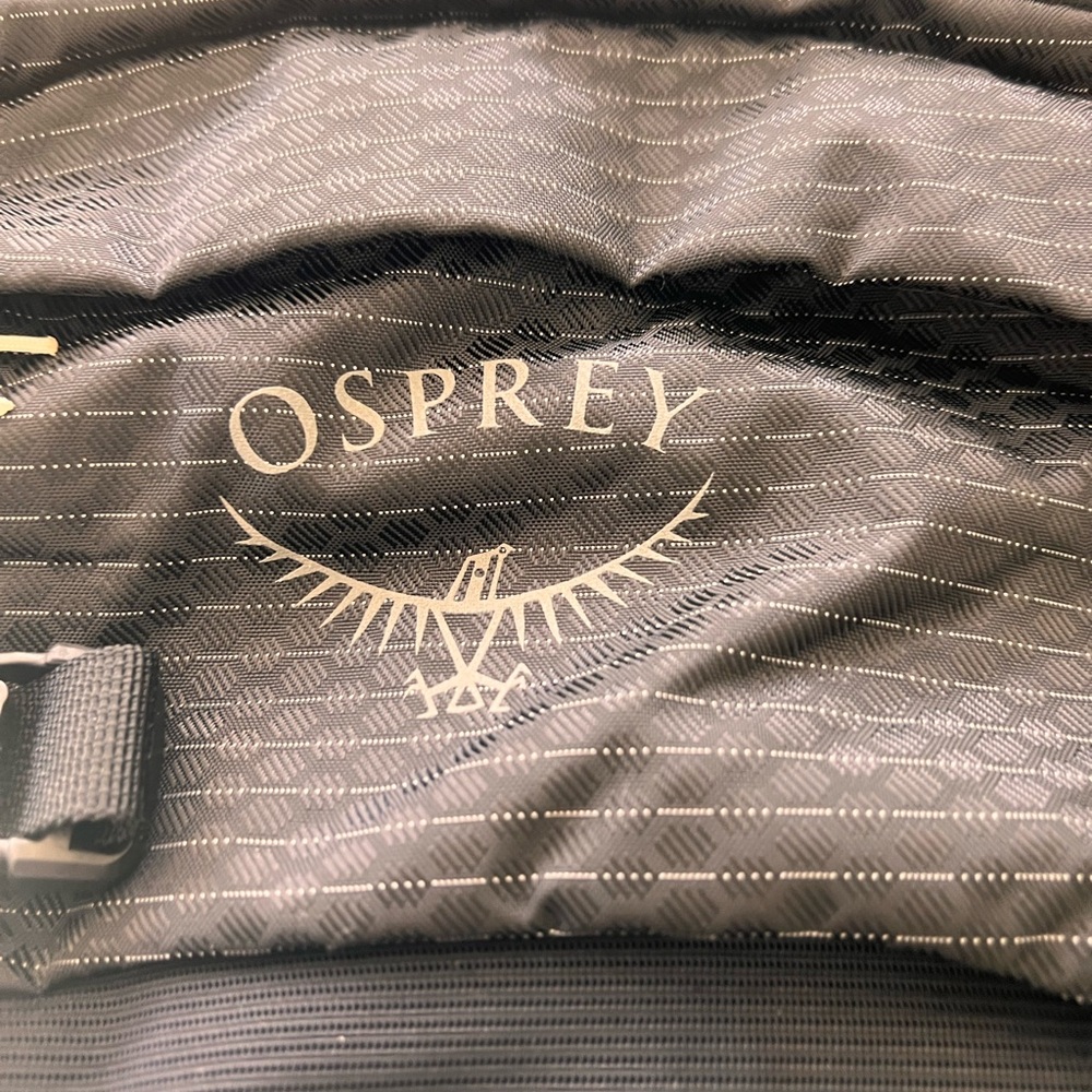 Osprey Black Backpack Versatile and Durable 32L